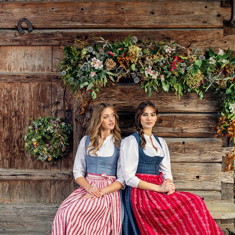 Trachten Damen im Dirndl