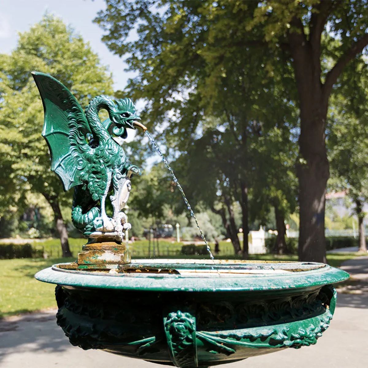fabelwesen-brunnen.jpg