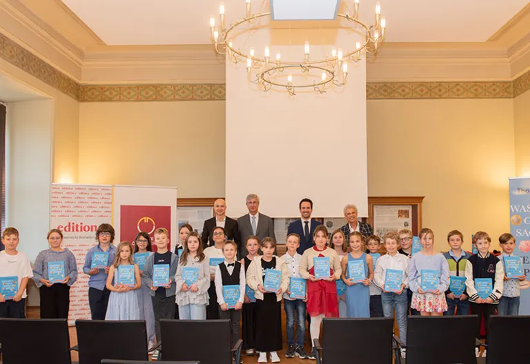 Buchpr&auml;sentation Thomas Brezina Geld vom 7.10.2026 Gruppenfoto im Stempelsaal der M&uuml;nze &Ouml;sterreich